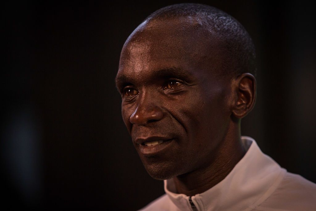 eliud-kipchoge-foto-ineos-159-slaapt-10-uur-per-dag.jpg
