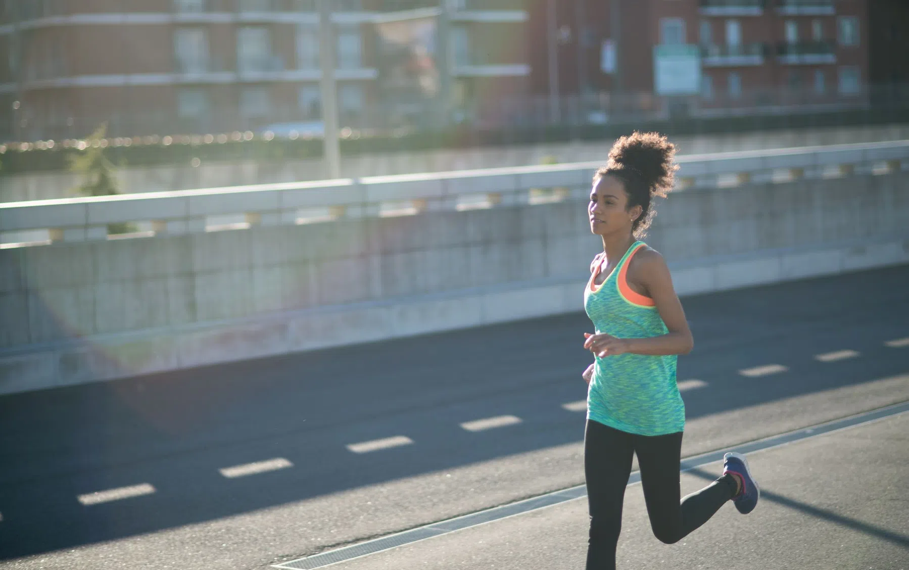vrouw-hardlopen-zon.jpg