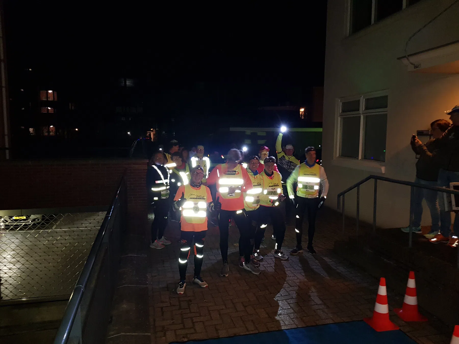 Tiedkwietloop 1- foto Dik Zantingh-wintertijd-klok-uur-terug-hardlopen-pr-hardloopwedstrijd.jpg