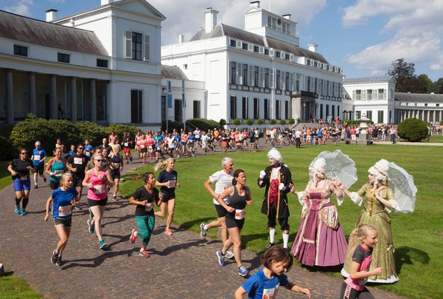 Royal Run doneert overgebleven hardloopshirts aan OLVG in Amsterdam