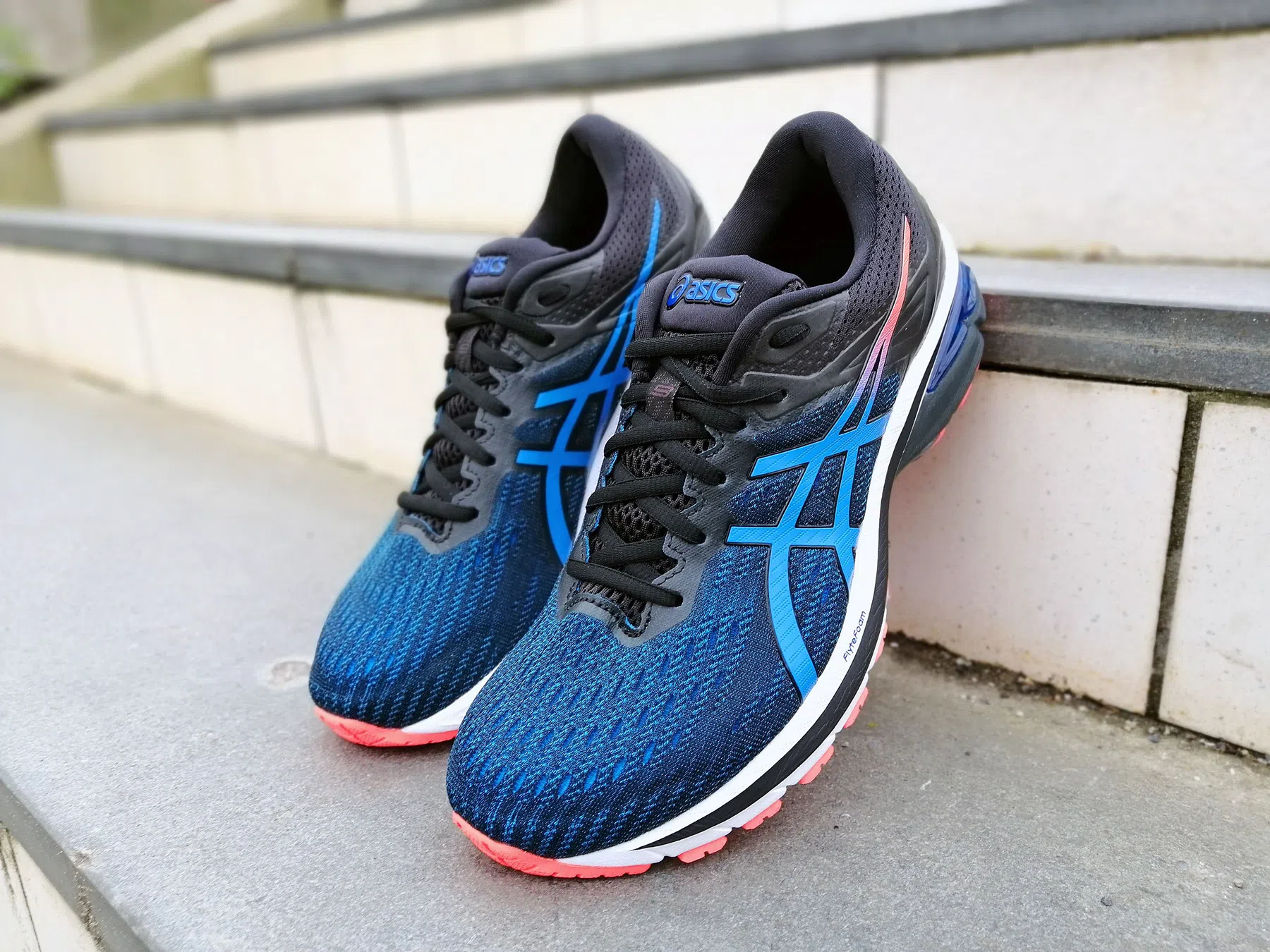 Asics GT-2000_1.jpg