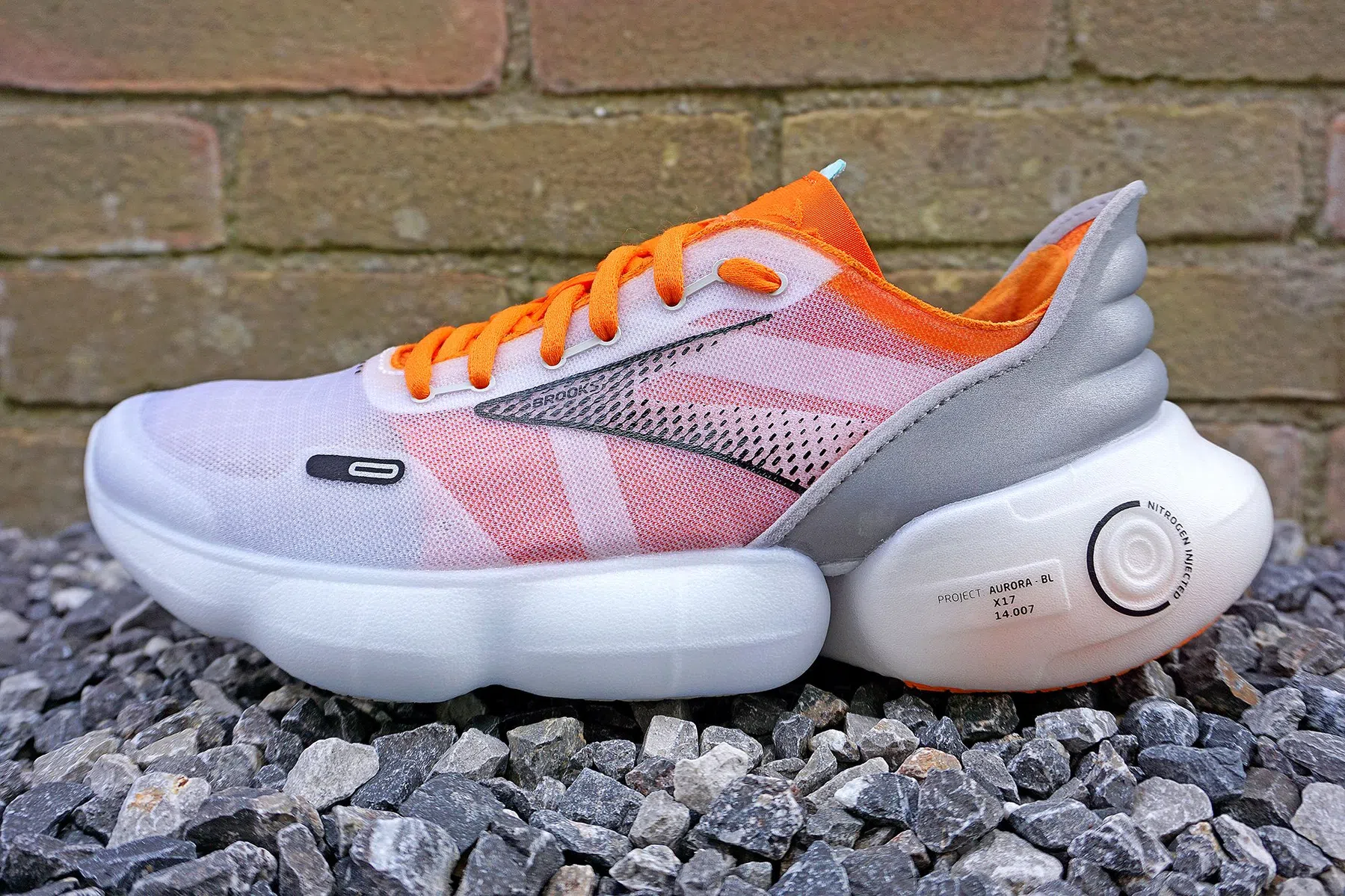 Brooks Aurora BL - 2.jpg