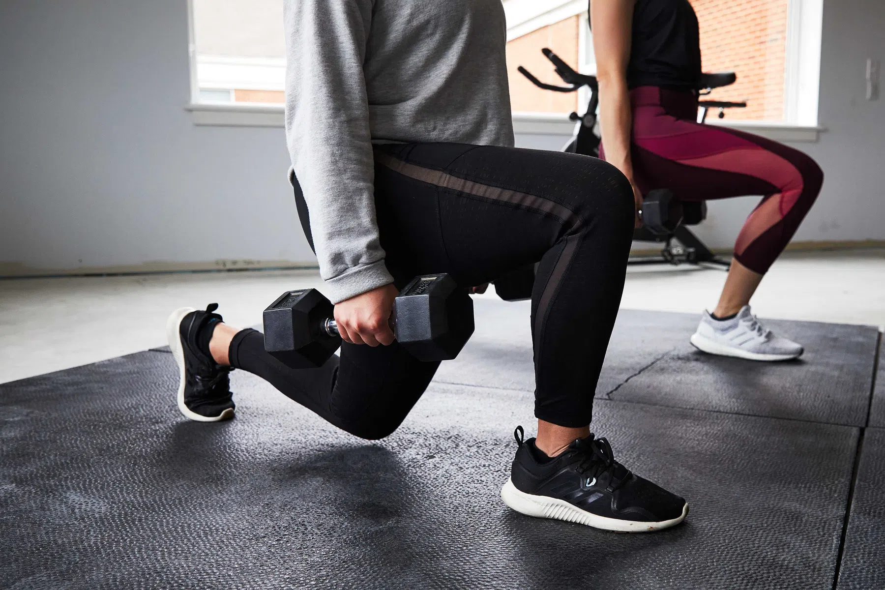 LUNGE-PAIR-STOCK-MAR-2020-10885.jpg
