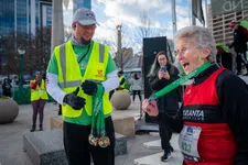 Thumbnail for article: Betty Lindberg (97) loopt wereldrecord in haar leeftijdscategorie