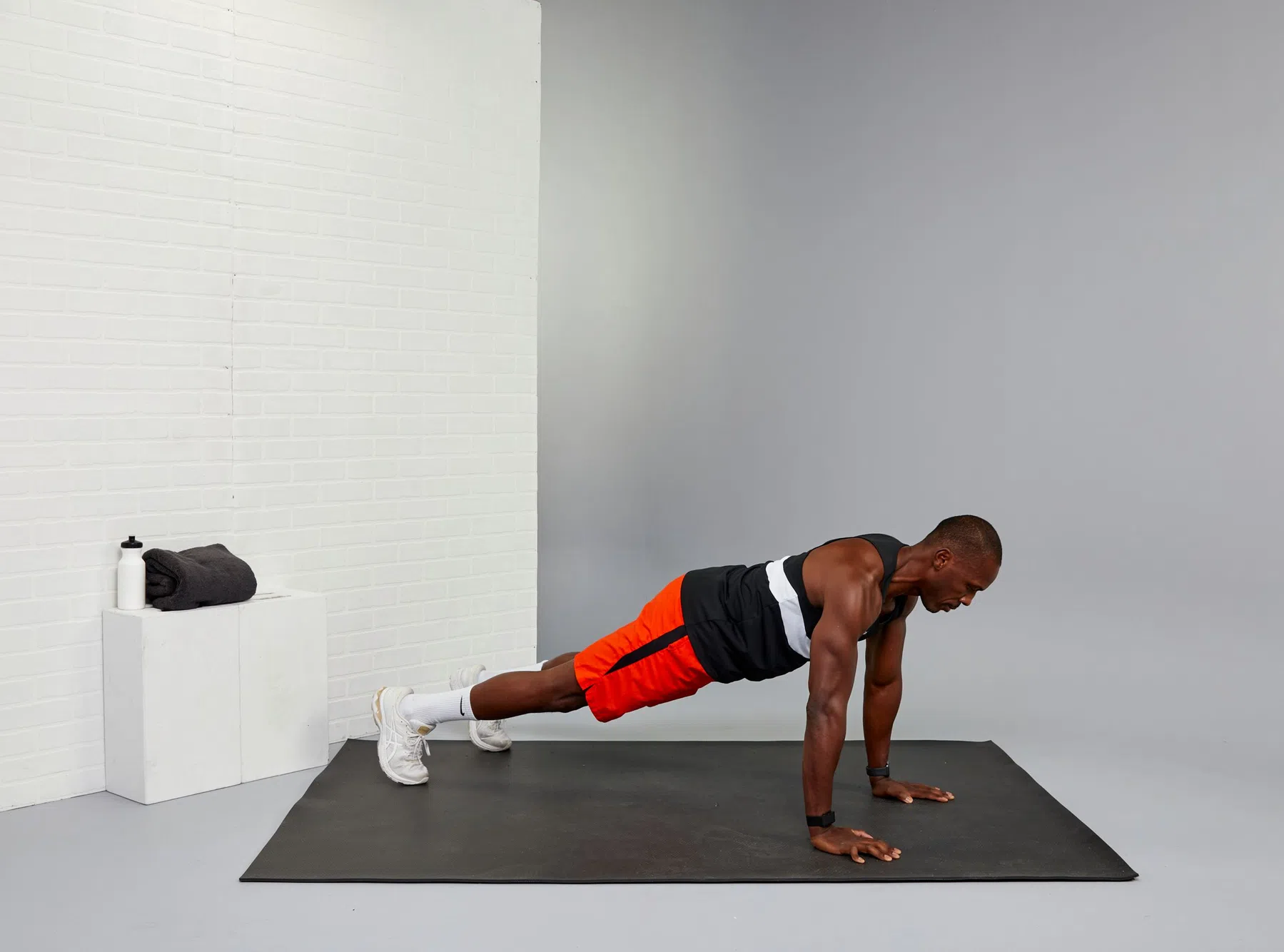 strength-vs-endurance-Push-Up_075-joshua-simpson.jpg
