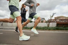 Thumbnail for article: Overbelaste knie? Deze sportfysio geeft tips