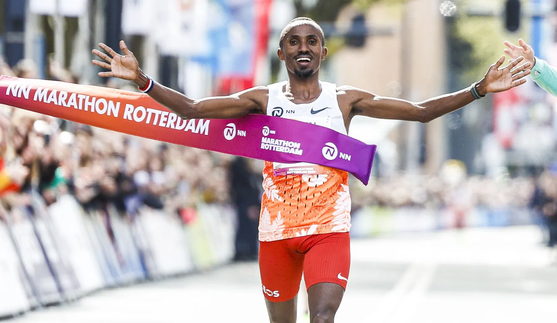 abdi nageeye rotterdam marathon 2024.jpg