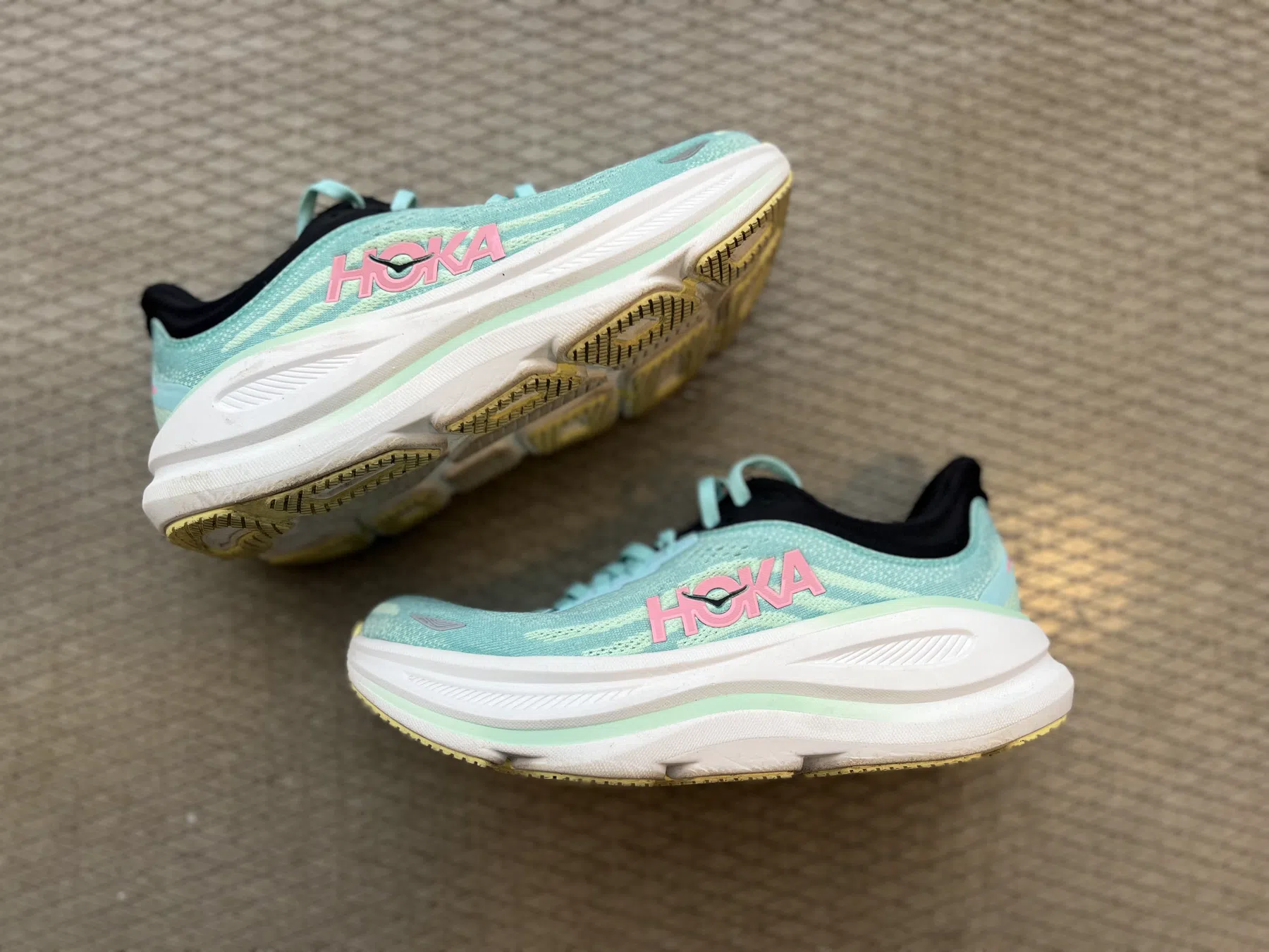 Review: Dit vinden wij van de HOKA Bondi 9 hardloopschoen