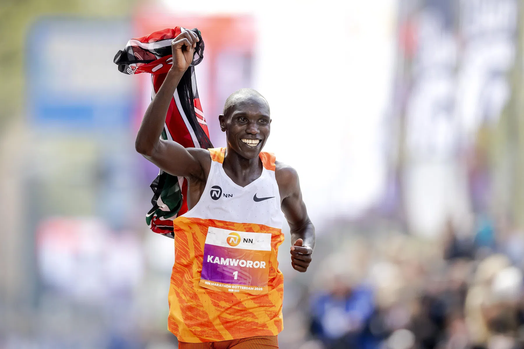 NN MARATHON ROTTERDAM 2025 KAMWOROR OVERDUIDELIJKE WINNAAR