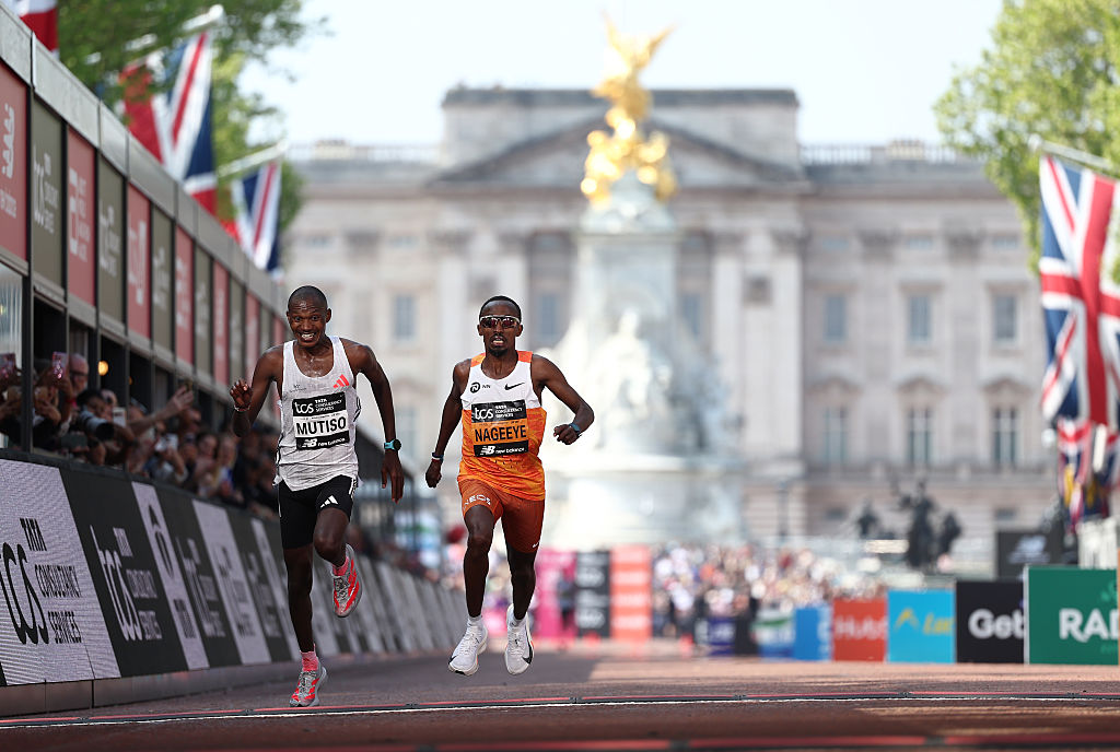 Abdi Nageeye vierde bij Londen Marathon: 'ik weet soms niet wat ik moet geloven'