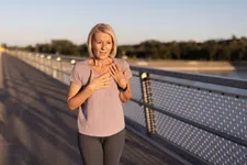 Thumbnail for article: Helpt paracetamol tegen misselijkheid of maagzuur tijdens het hardlopen?
