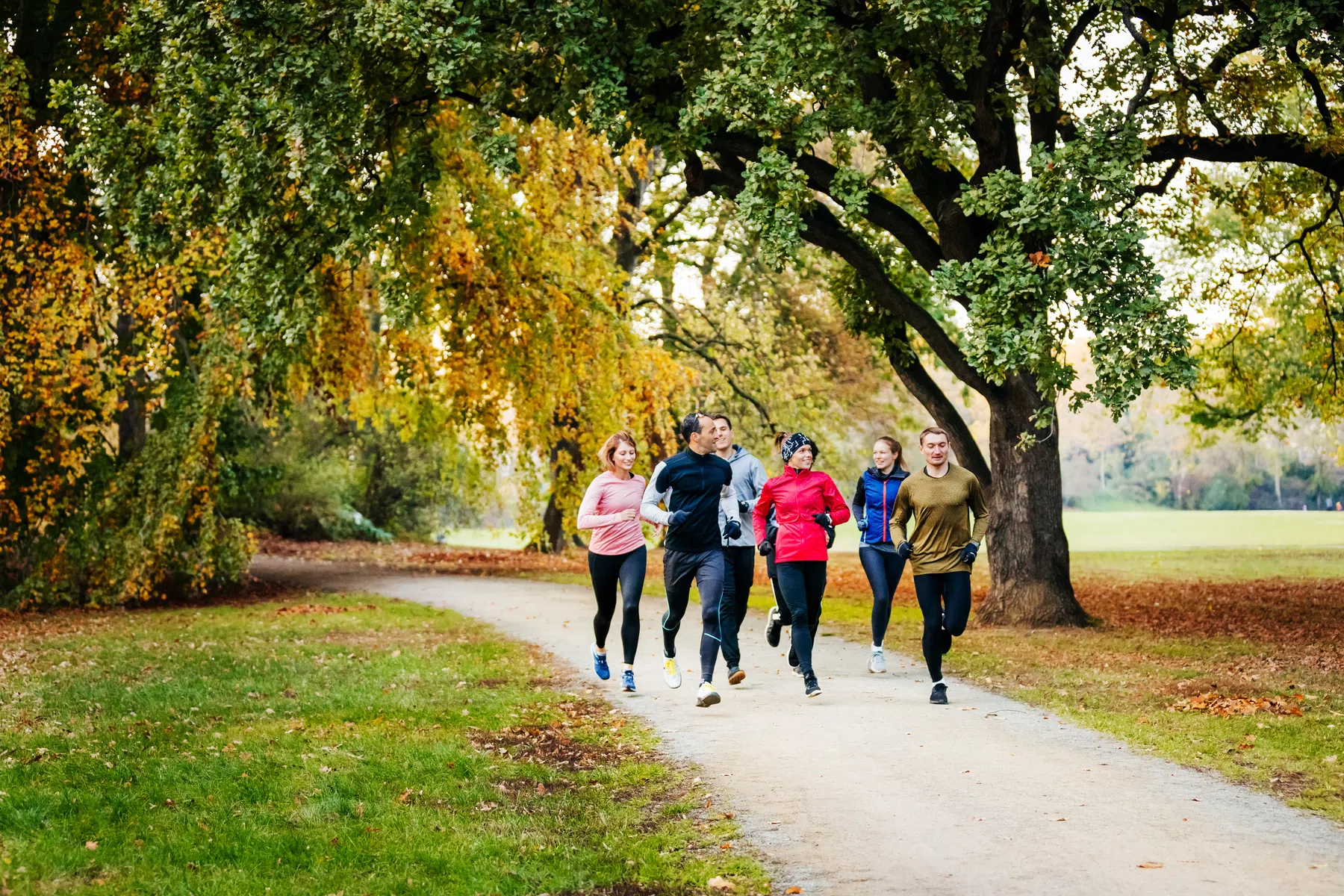 Lunchwandeling of een korte run: wat is beter voor jouw middagdip?