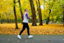 Verbrand je vet of koolhydraten tijdens het wandelen? Dit zegt de sportdiëtist