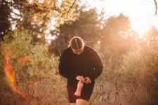 Thumbnail for article: Wandelen versus stevig wandelen: wat is effectiever voor vetverlies?