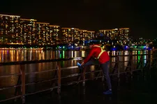 Thumbnail for article: Led reflective vest: 'Opvallend goed voor de low-budget loper'