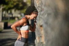 Thumbnail for article: 11 gedachten waar elke marathonloper na de finish mee te maken krijgt