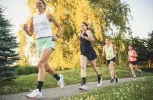 Thumbnail for article: Hoeveel kilometer per week heb je minimaal nodig voor een halve marathon?