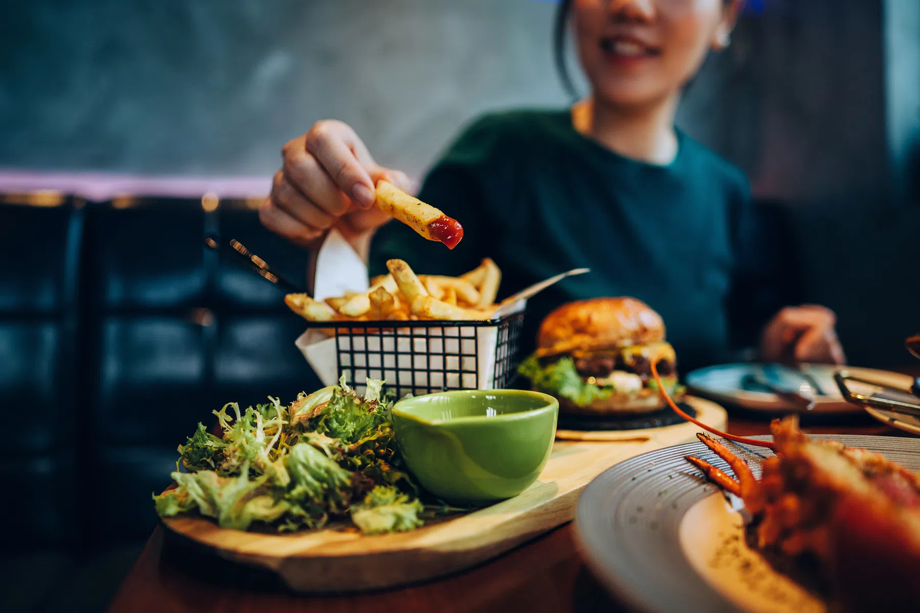 Heb jij de Rotterdam Marathon gelopen? Dit kun je beter níet eten na je marathon