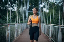 Thumbnail for article: Wandelen lijkt onschuldig, maar dit gebeurt als je te weinig herstelt