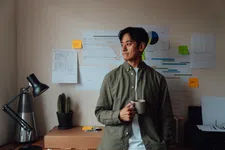 Thumbnail for article: Hoeveel moet je wandelen om een zittende werkdag te compenseren?