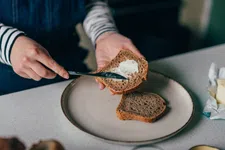 Thumbnail for article: Wat gebeurt er met je lichaam als je elke dag volkorenbrood eet?