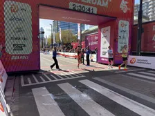 Mikky Keetels overtuigend Nederlands kampioen: 'Ik ga Rotterdam op z'n kop zetten'